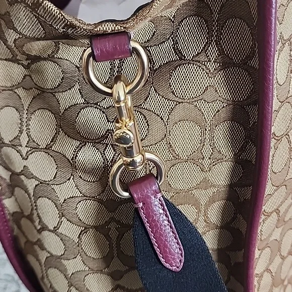 COACH DEMPSEY TOTE 40" - Picture 8 of 14